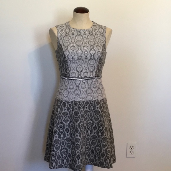Badgley Mischka Dresses & Skirts - BELLE BADGLEY MISCHKA Snake Print Black Gray White Sheath Dress Size 2